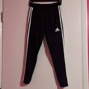 Adidas XS Kids Tapered Fit Typical Football Fit